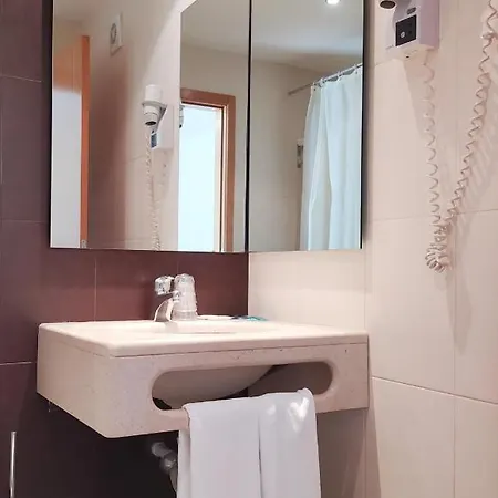 מלון Santo Condestavel 3*