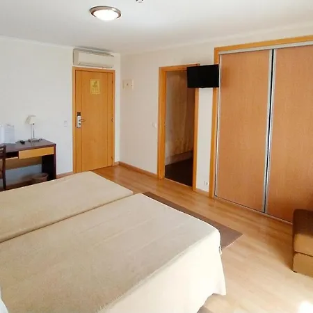 Santo Condestavel 3*